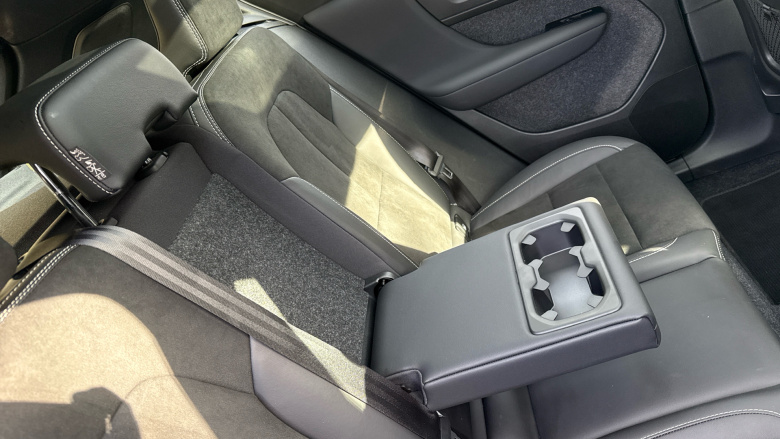 Volvo Xc40 1.5 T5 Recharge PHEV R DESIGN Pro 5dr Auto Estate